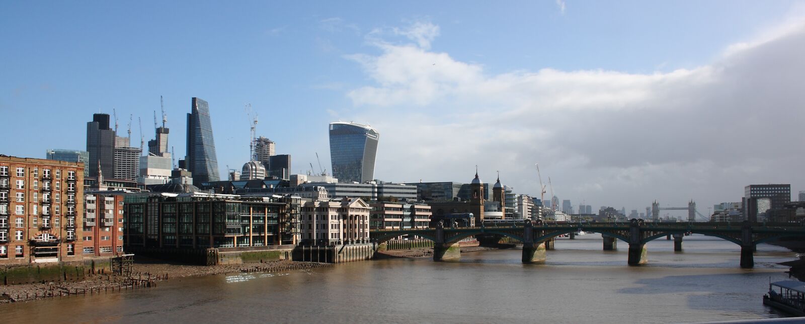 Canon EOS 400D (EOS Digital Rebel XTi / EOS Kiss Digital X) sample photo. London, skyline, city photography
