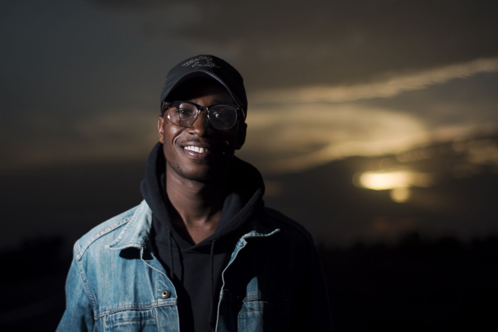 Nikon D7200 sample photo. Dark portraits, smile, happiness photography