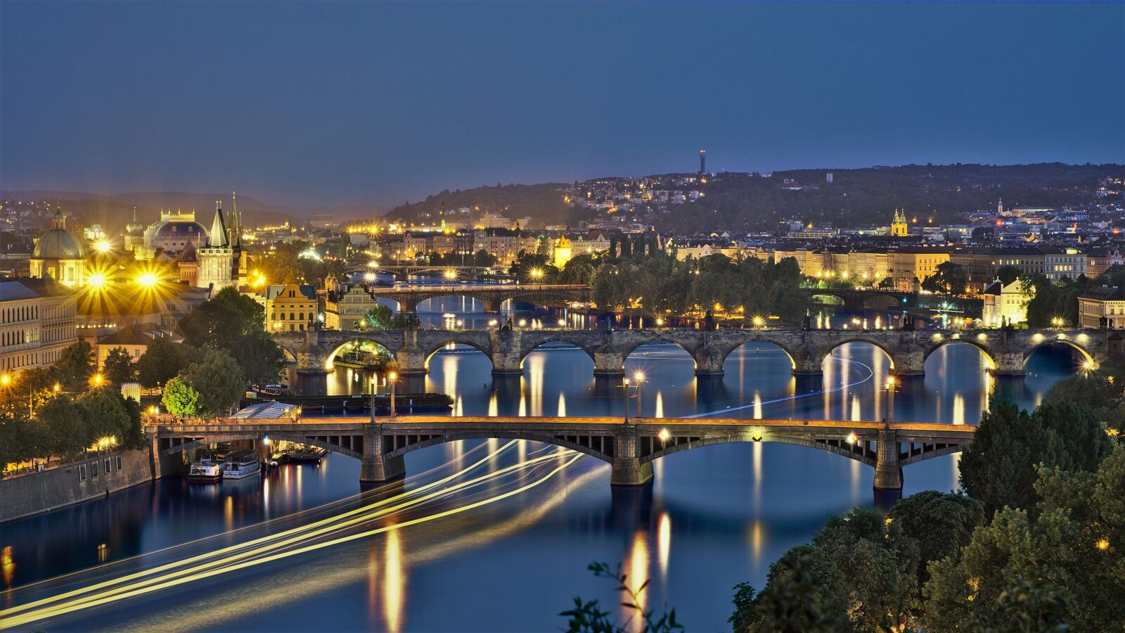 Sony a6000 sample photo. Blue hour, prague, moldova photography