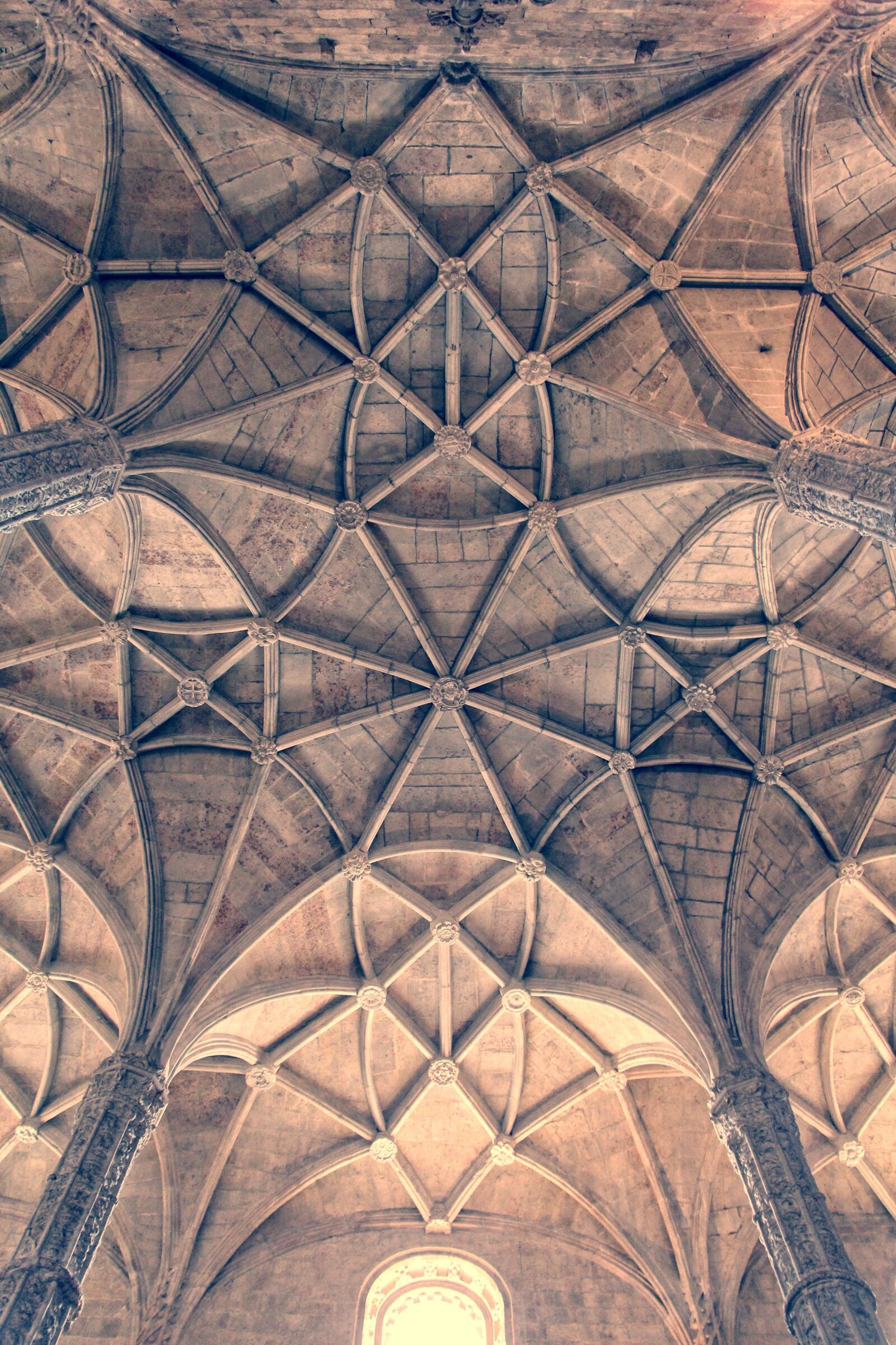 Canon EOS 650D (EOS Rebel T4i / EOS Kiss X6i) sample photo. Lisbon, roofs, cathedral photography