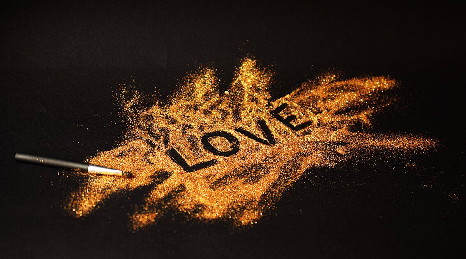 Nikon D5300 sample photo. The inscription, love, black photography
