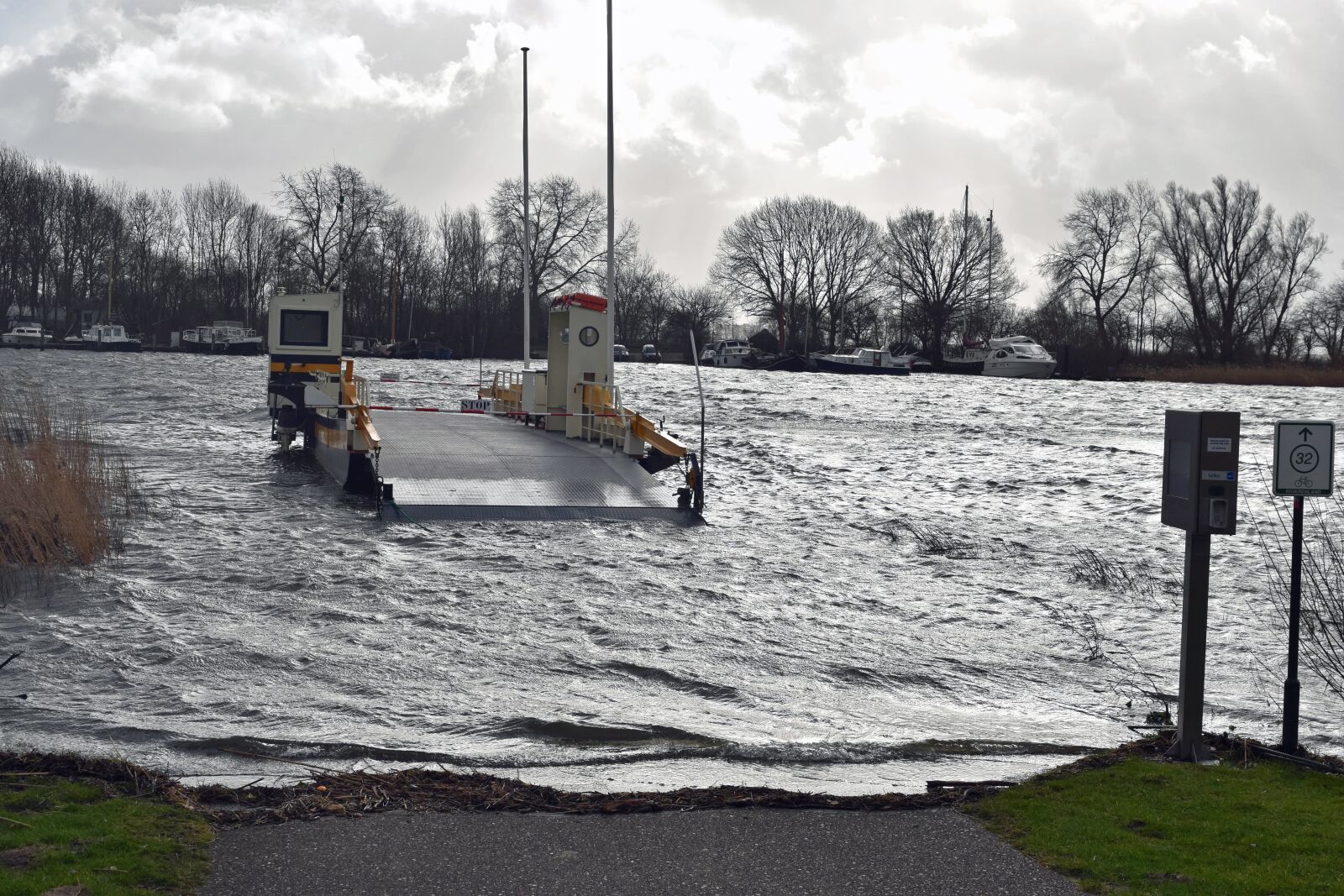 Nikon D5500 sample photo. High water, shipping, storm photography