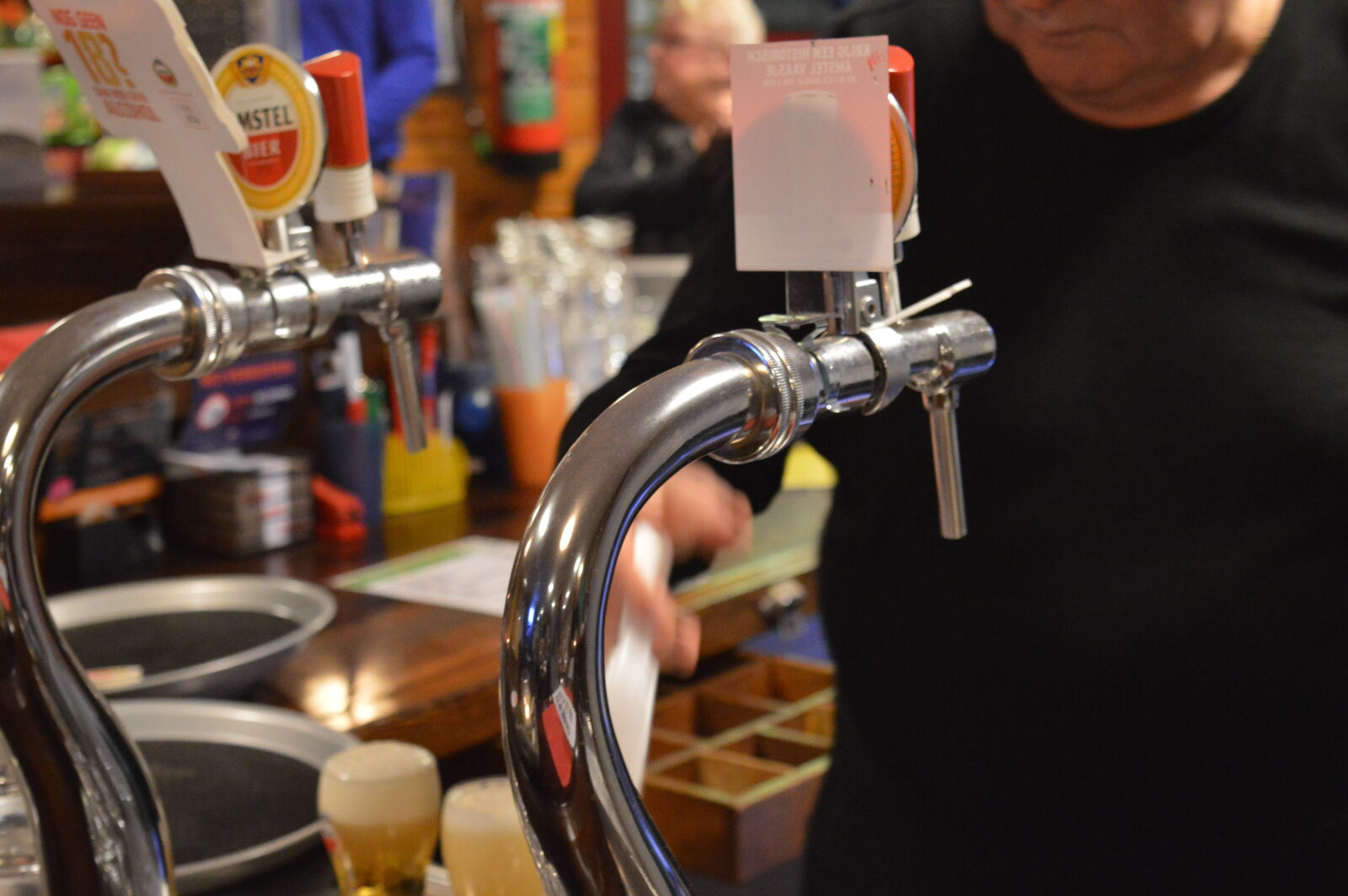Nikon D3200 sample photo. Beer, cafeteria photography