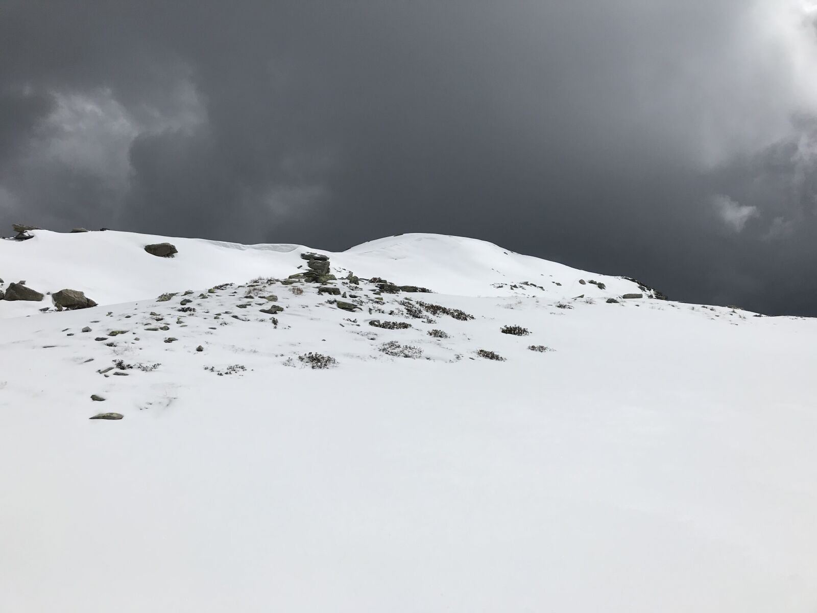 iPhone 7 back camera 3.99mm f/1.8 sample photo. Piz de molinera, alpine photography