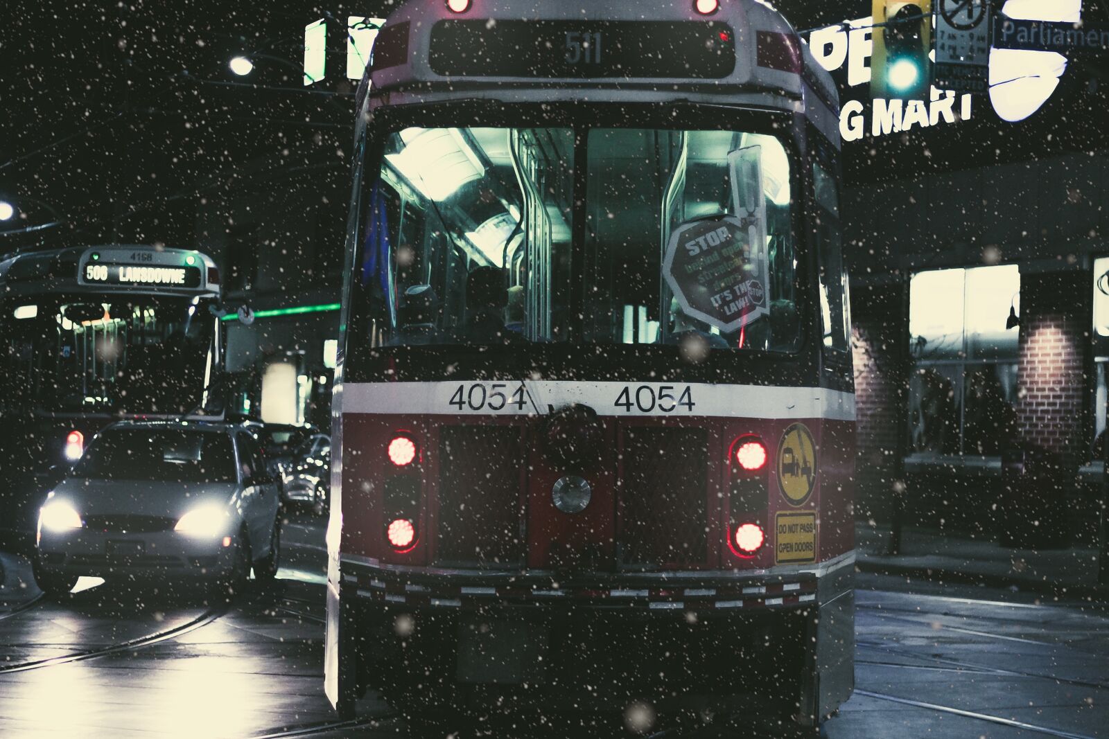 Canon EF 50mm F1.8 II sample photo. Tram, vehicles, transportation photography