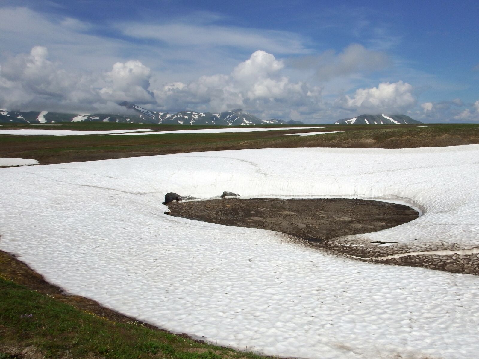 Fujifilm FinePix S1 sample photo. Kamchatka, sneznik, gully photography