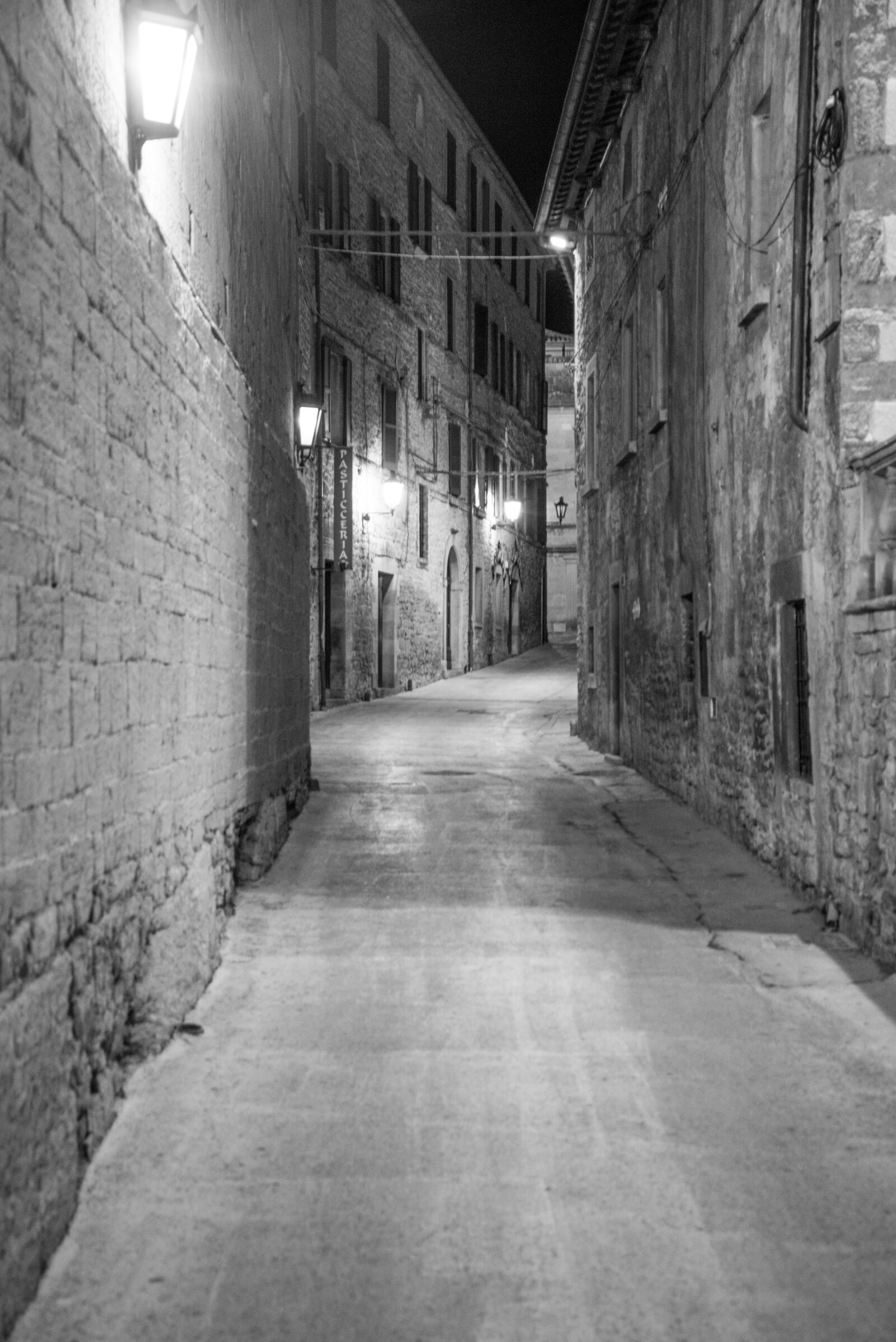 Nikon D600 sample photo. Narrow, street, italy photography