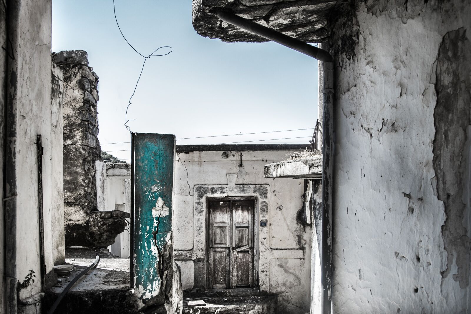 Canon EOS 6D + Canon EF 24-105mm F4L IS USM sample photo. Door, architecture, house photography
