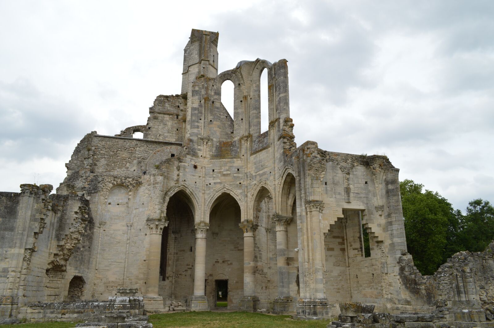 Nikon D3200 sample photo. Ruins, chaalis, abbey photography