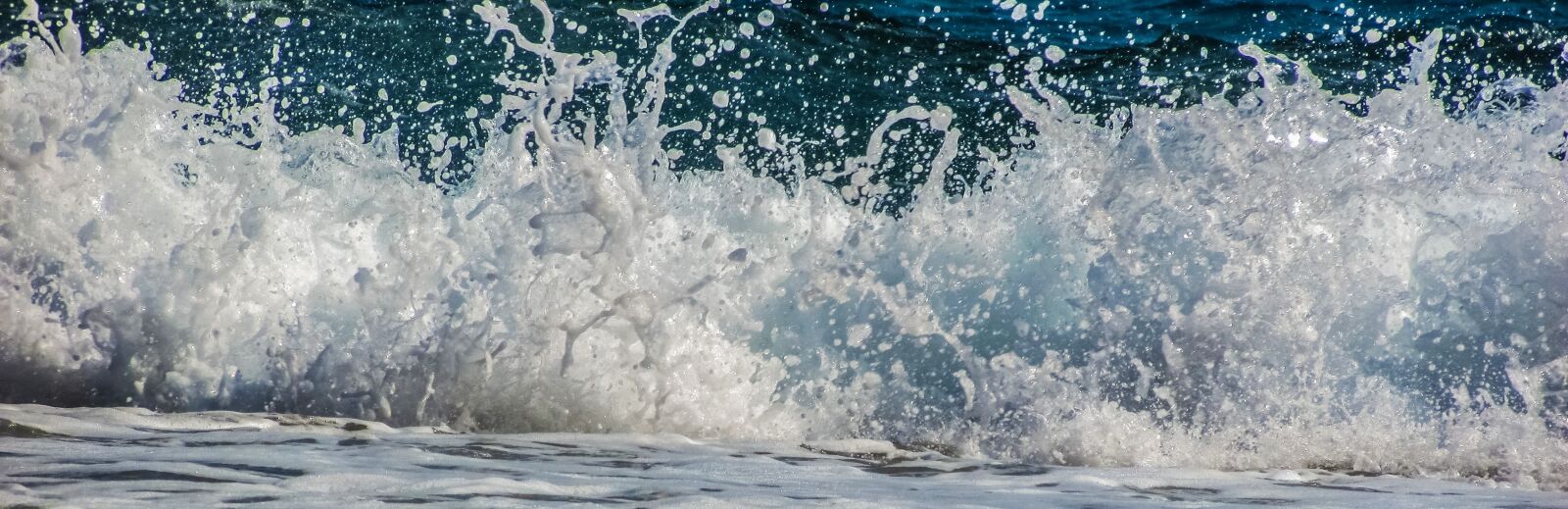Canon PowerShot SX400 IS sample photo. Wave, smashing, sea photography
