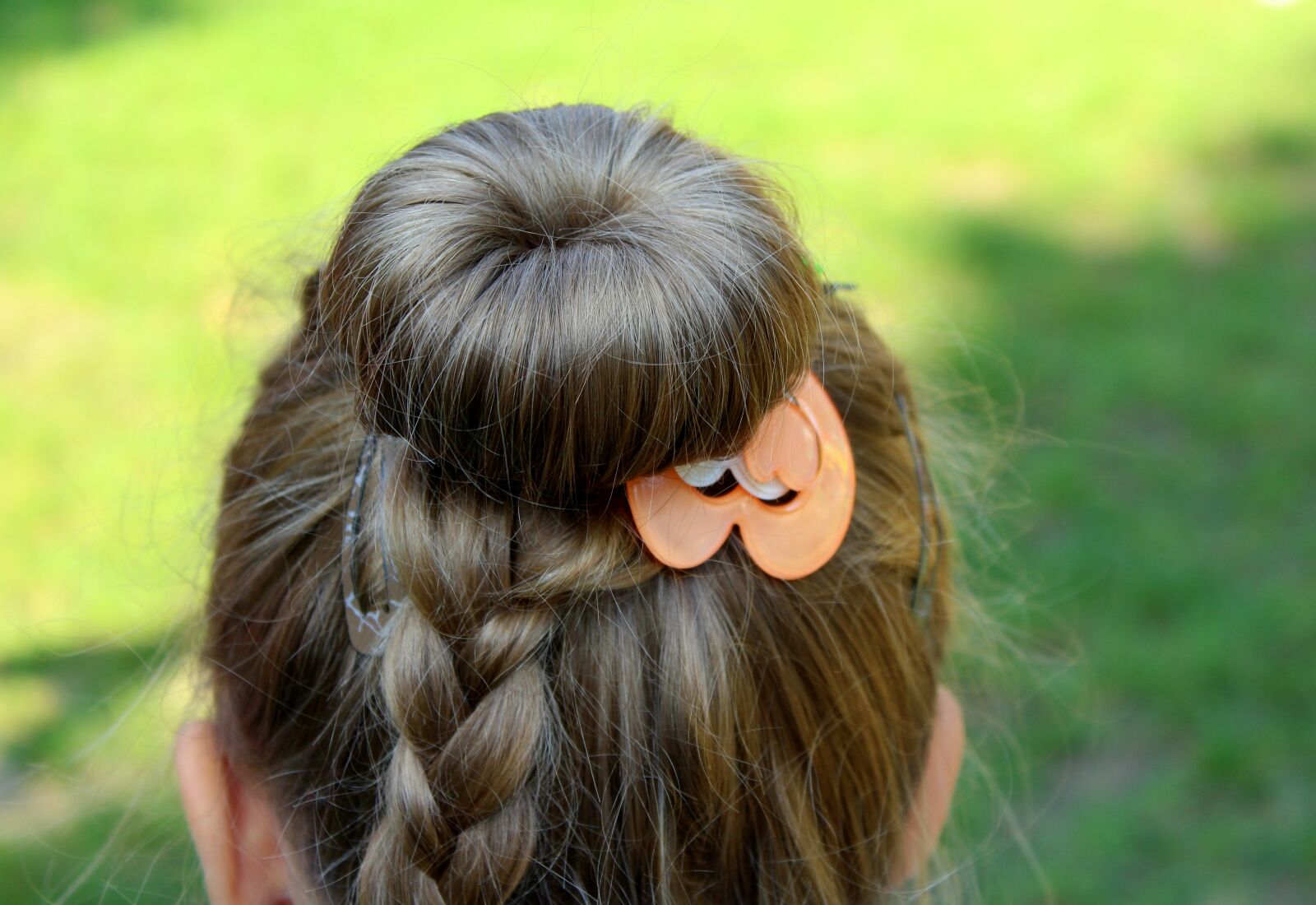 Canon EOS 1200D (EOS Rebel T5 / EOS Kiss X70 / EOS Hi) sample photo. Kok, hairstyle, women's photography