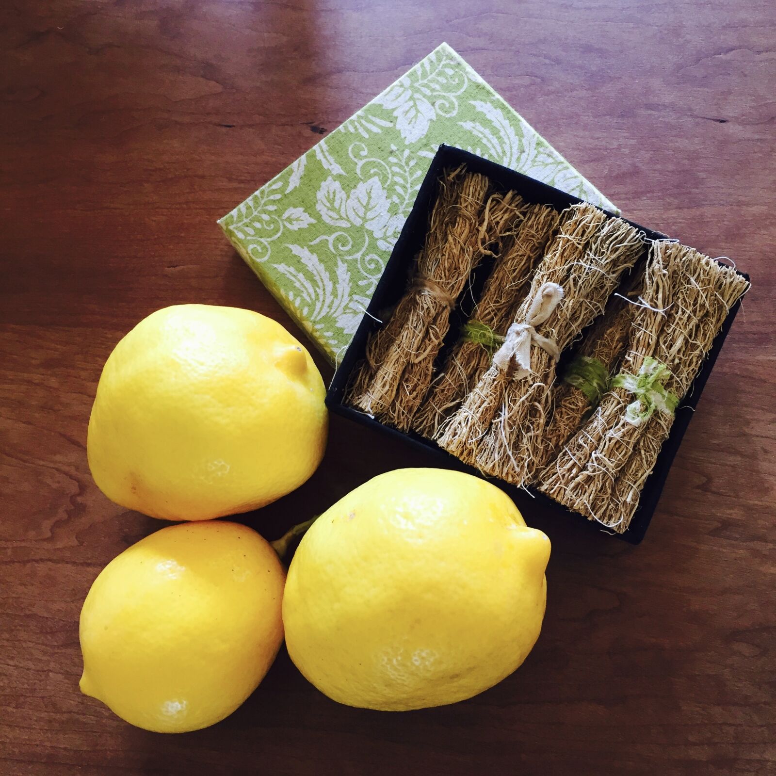 Apple iPhone 6 sample photo. Lemon, lemons, vetiver photography