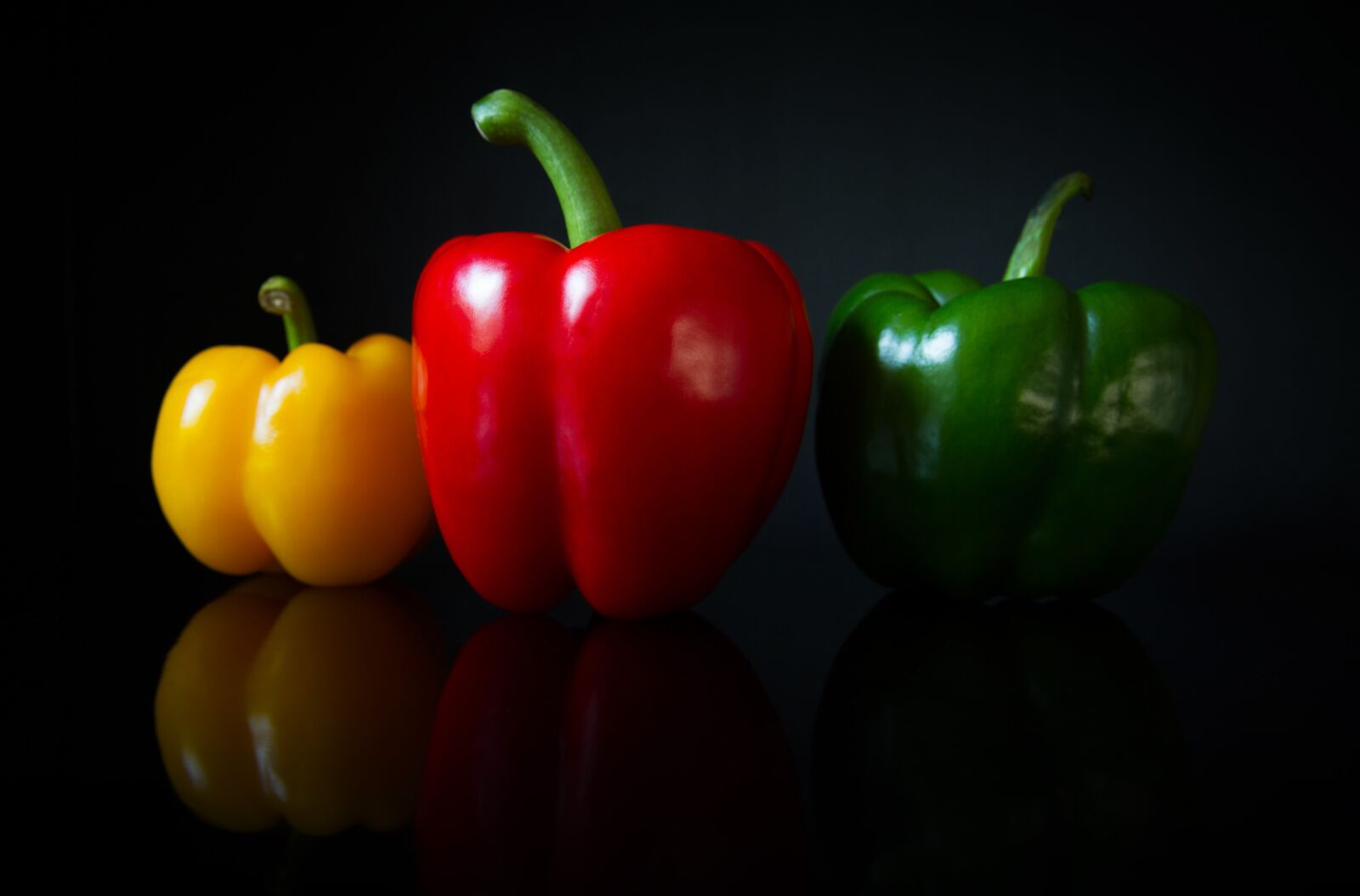 Canon EOS 7D sample photo. Colorful, peppers, black photography