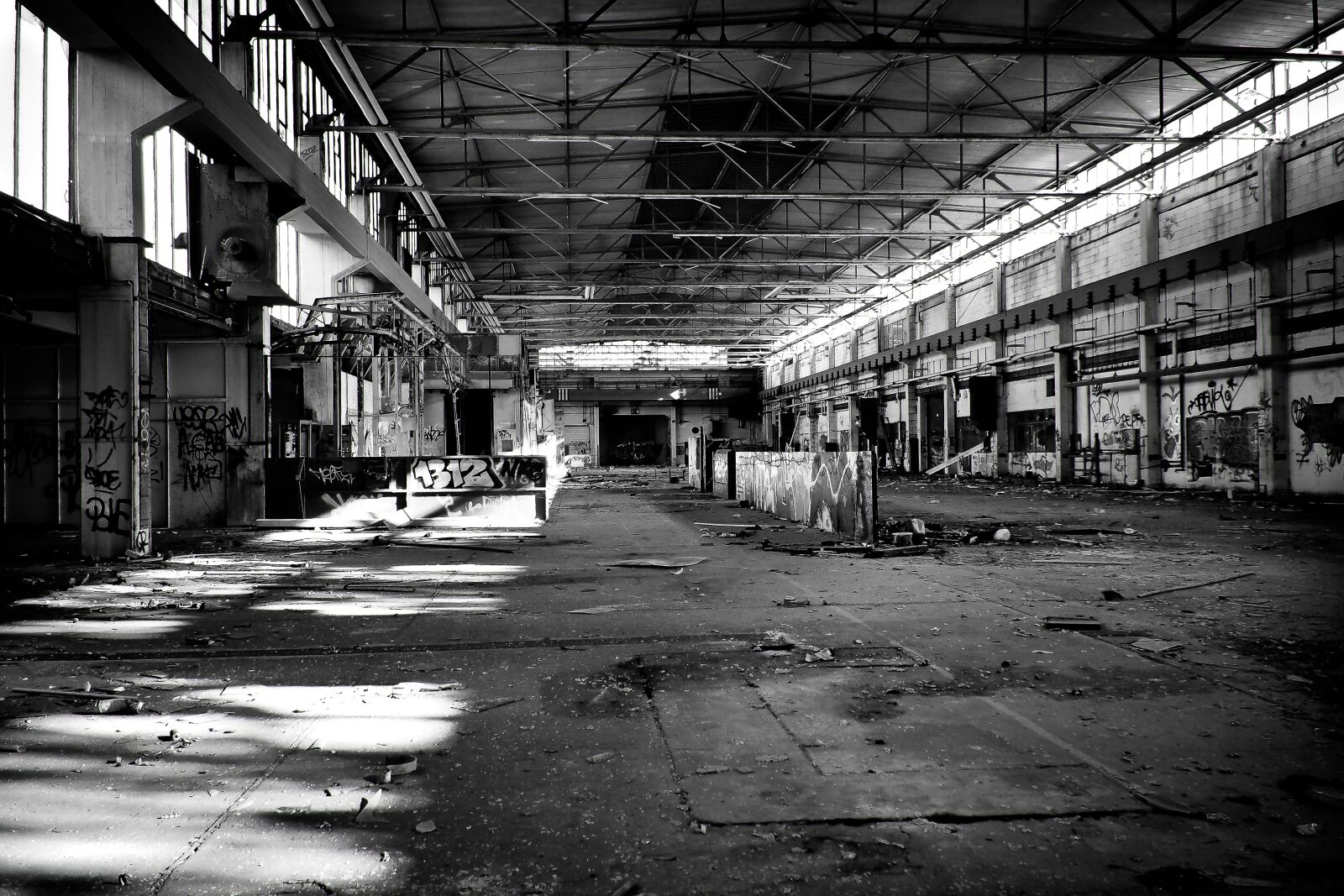Olympus OM-D E-M10 sample photo. Lost places, factory, old photography