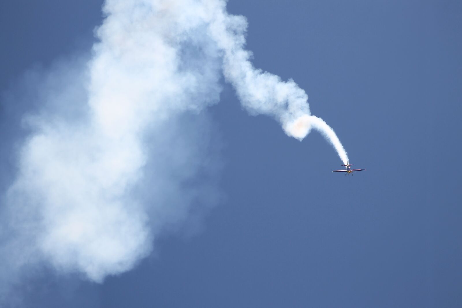 Canon EF 75-300mm f/4-5.6 sample photo. Flugshow, aerobatics, airpower photography