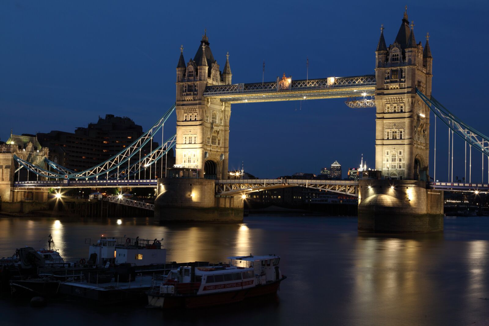 Canon EOS 5D Mark II sample photo. Light, city, sky, landmark photography