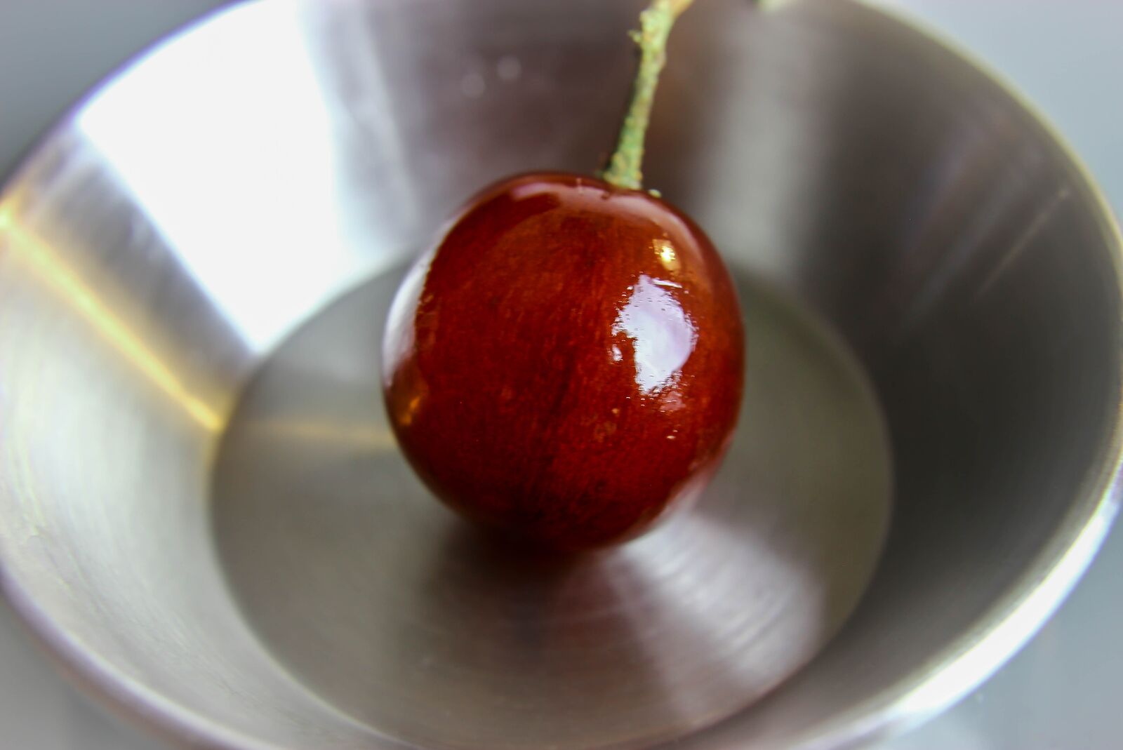 Canon EOS 600D (Rebel EOS T3i / EOS Kiss X5) sample photo. Cherry, fruit, red photography