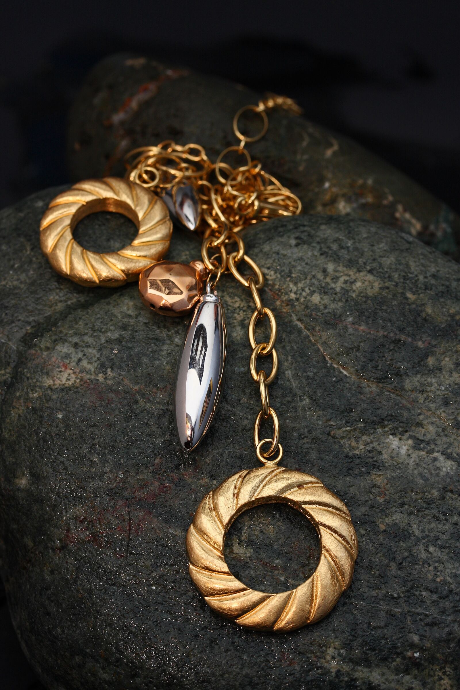 Canon EOS 40D sample photo. Jewelry, necklace, yellow photography