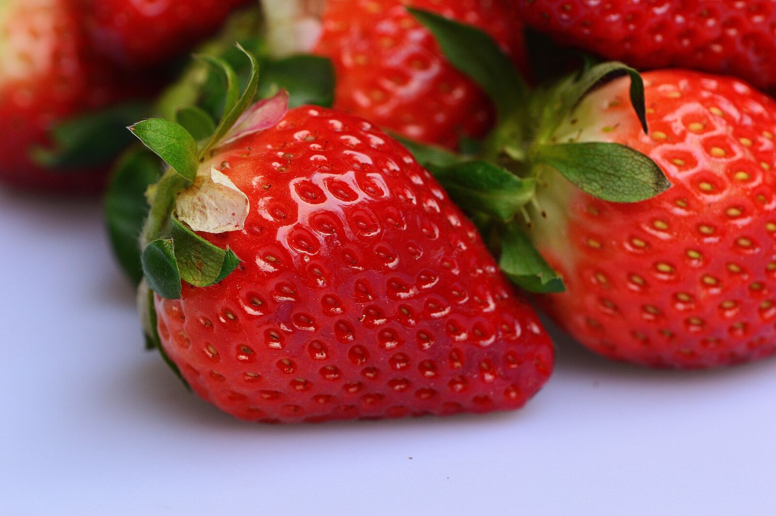 Nikon D3200 sample photo. Strawberries, fruit, close up photography