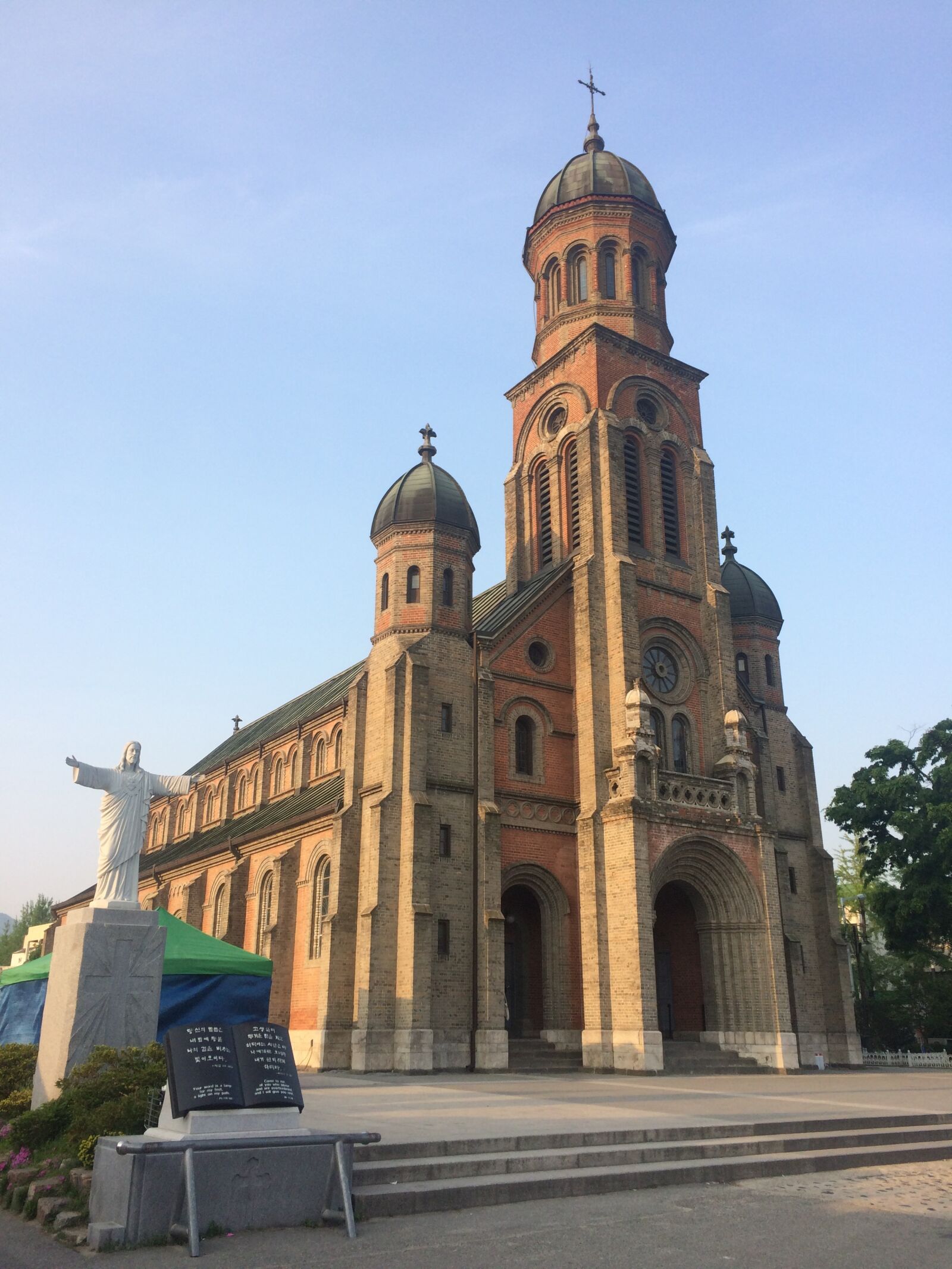 iPhone 5s back camera 4.15mm f/2.2 sample photo. Electric cathedral, jeonju, cathedral photography