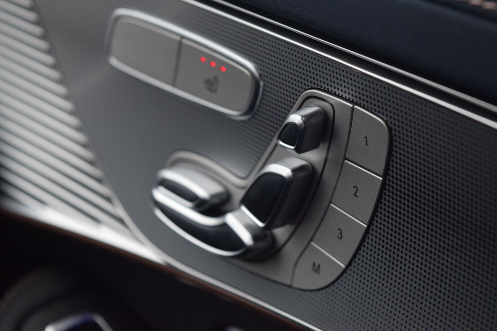 Nikon D5300 sample photo. Mercedes eqc, seat warmers photography