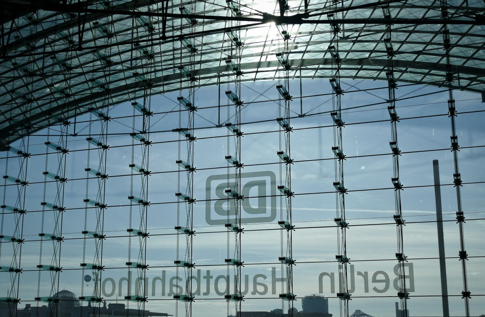Panasonic Lumix DMC-FZ1000 sample photo. Architecture, glass, facade photography