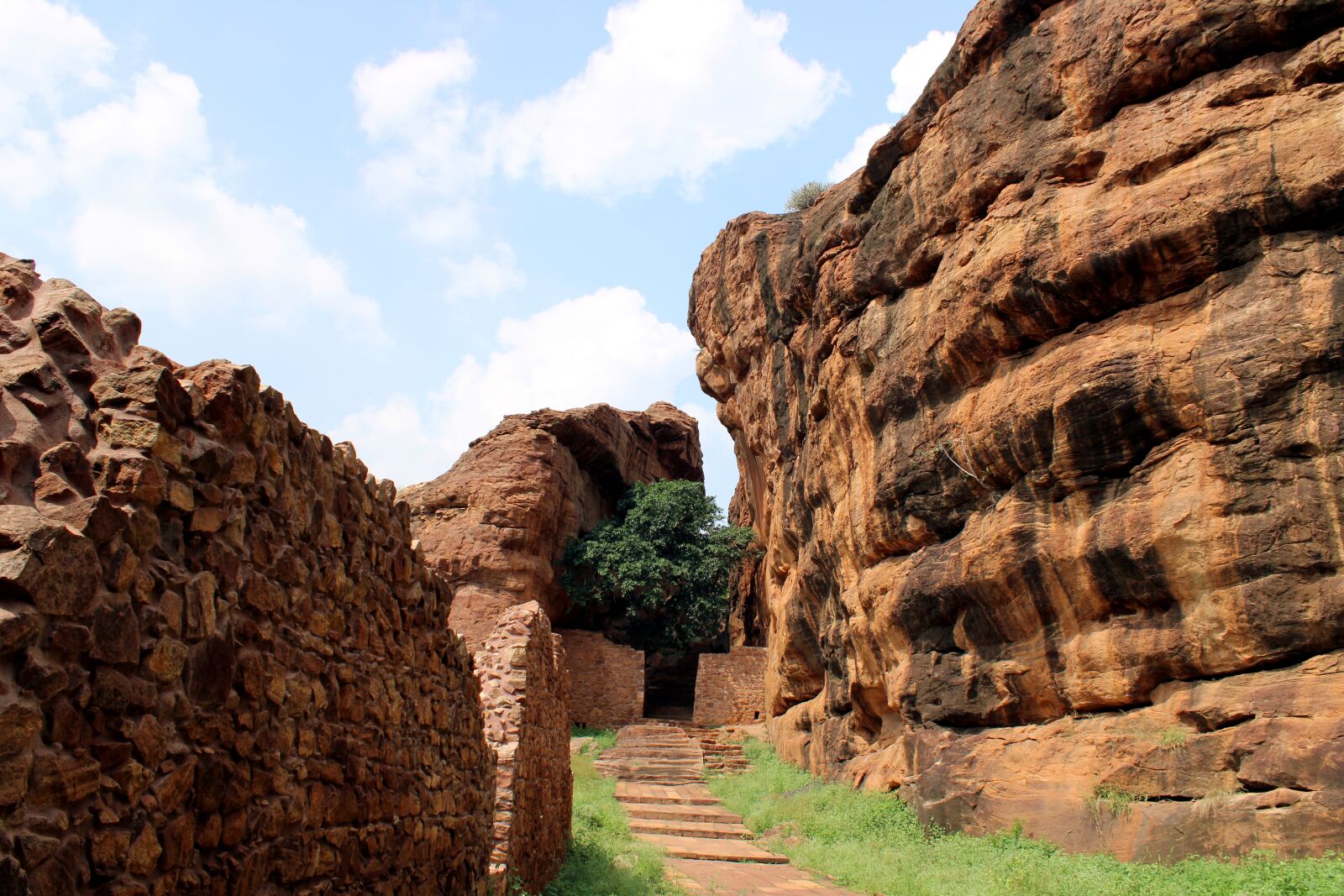 Canon EOS 2000D (EOS Rebel T7 / EOS Kiss X90 / EOS 1500D) sample photo. Badami rock hill, badami photography