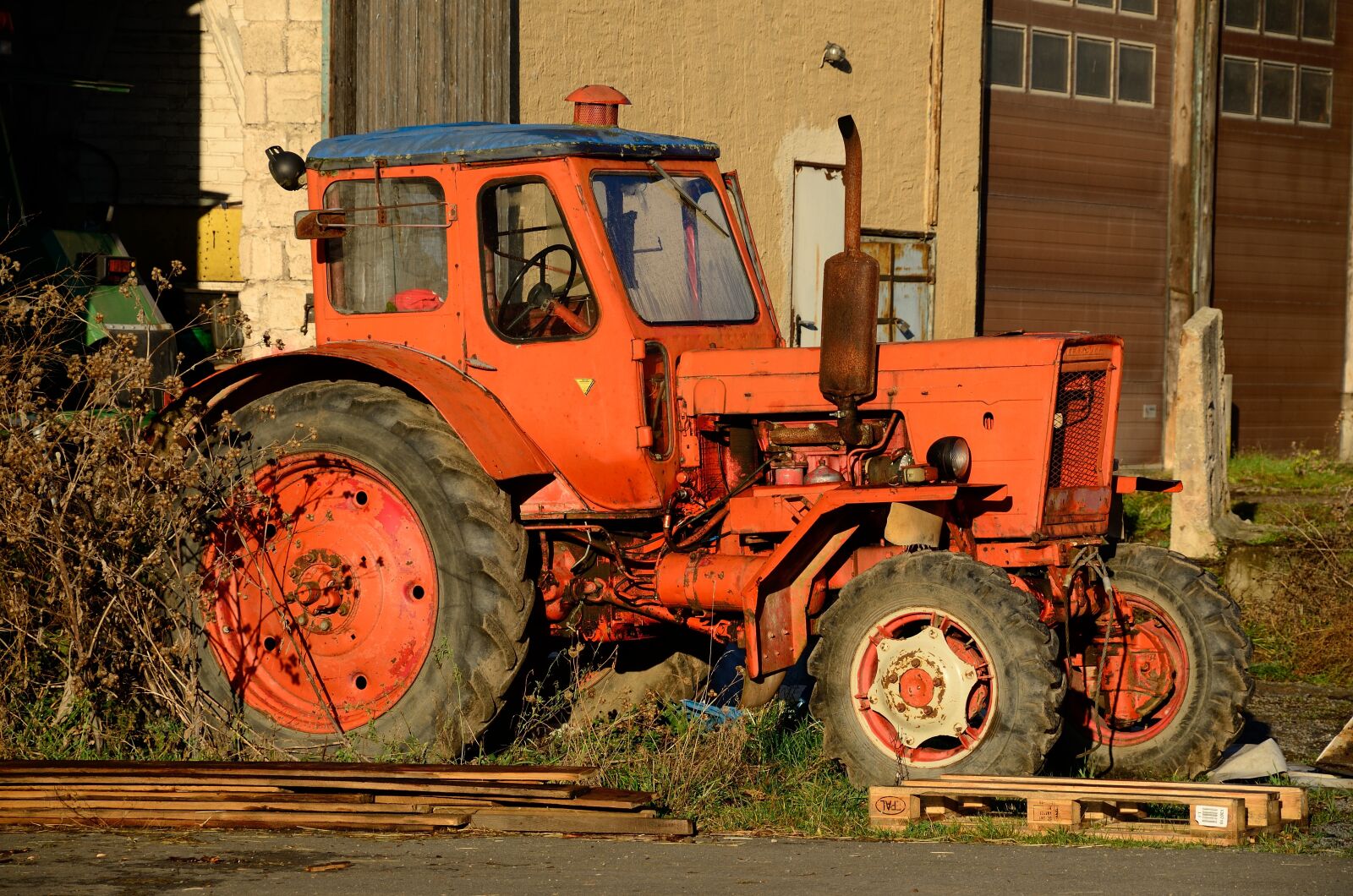 Nikon D7000 sample photo. Tractor, agricultural machine, belarus photography