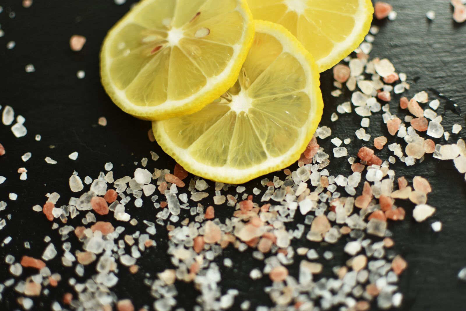 Nikon D3400 sample photo. Himalayan salt, salt, lemon photography