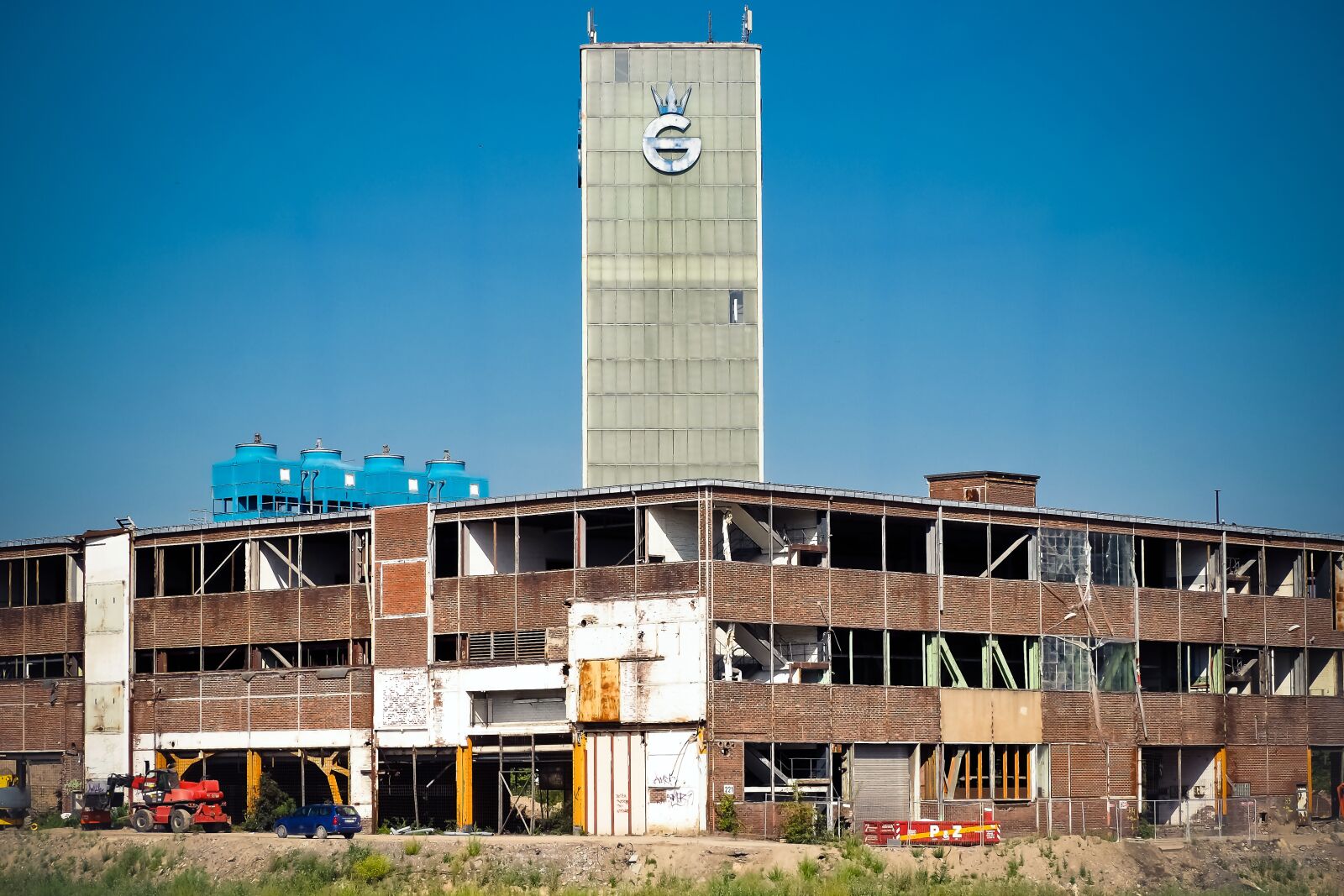 Olympus OM-D E-M10 sample photo. Architecture, factory, old factory photography
