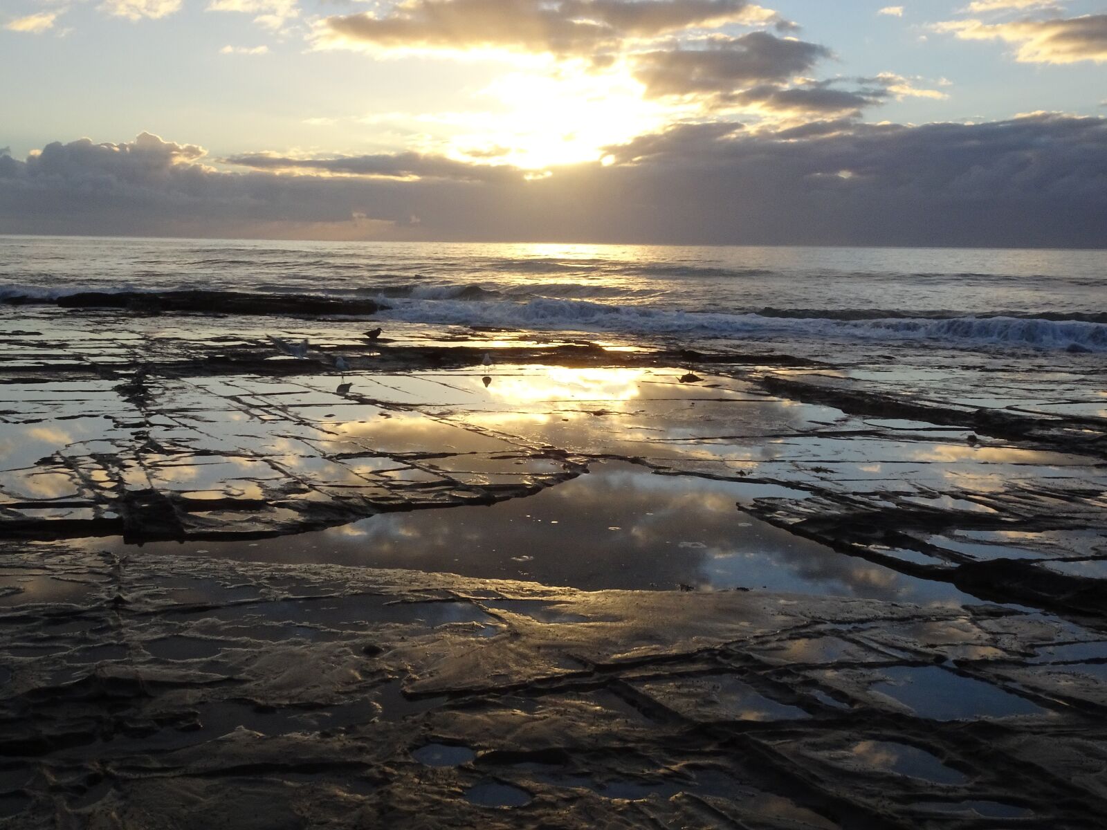Sony Cyber-shot DSC-HX90V sample photo. Lorne, beach, sunrise photography