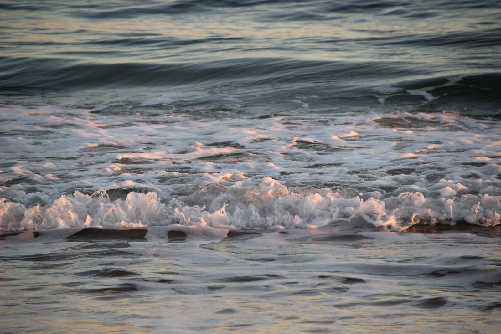 Canon EOS 600D (Rebel EOS T3i / EOS Kiss X5) sample photo. Sea, wave, surf photography