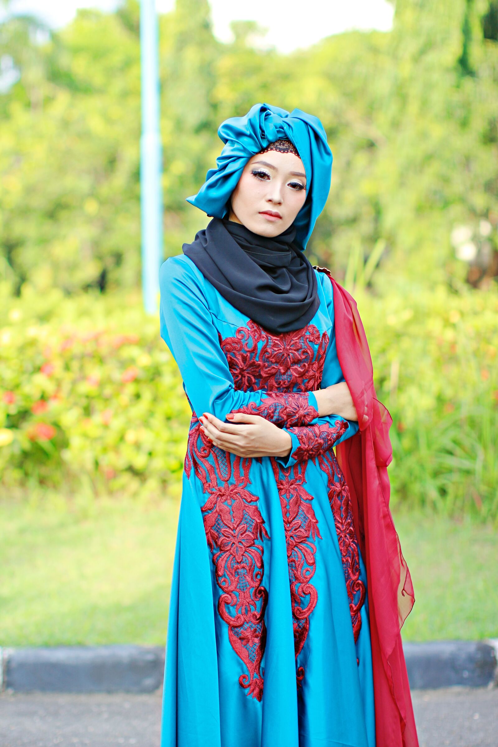 Canon EOS 650D (EOS Rebel T4i / EOS Kiss X6i) + Canon EF 50mm F1.2L USM sample photo. Hijab, indonesia, muslim photography