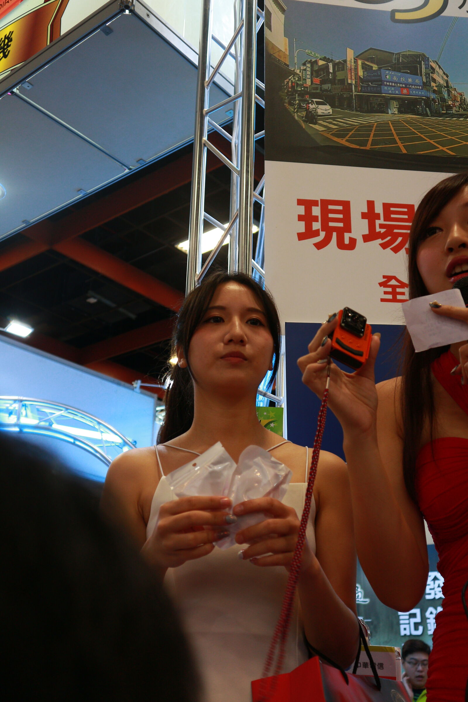 Canon EOS M sample photo. Young, woman, standing, on photography