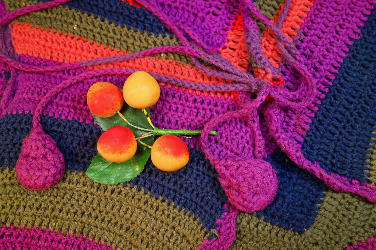 Sony Cyber-shot DSC-RX100 sample photo. Bolero, garment, crocheted photography