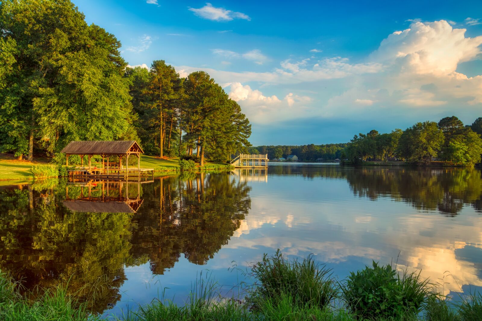 Canon EOS 5DS R sample photo. Bunn lake, reflections, pier photography