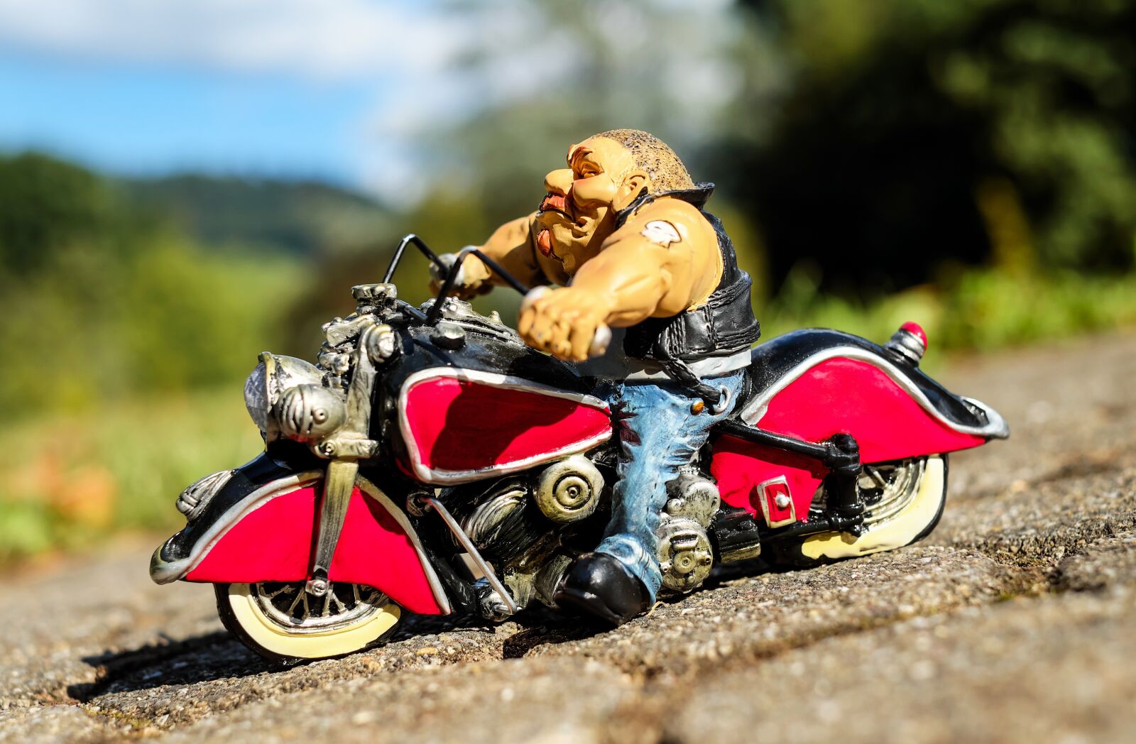 Fujifilm X-T10 + Fujifilm XF 35mm F1.4 R sample photo. Biker, figure, motorcycle photography