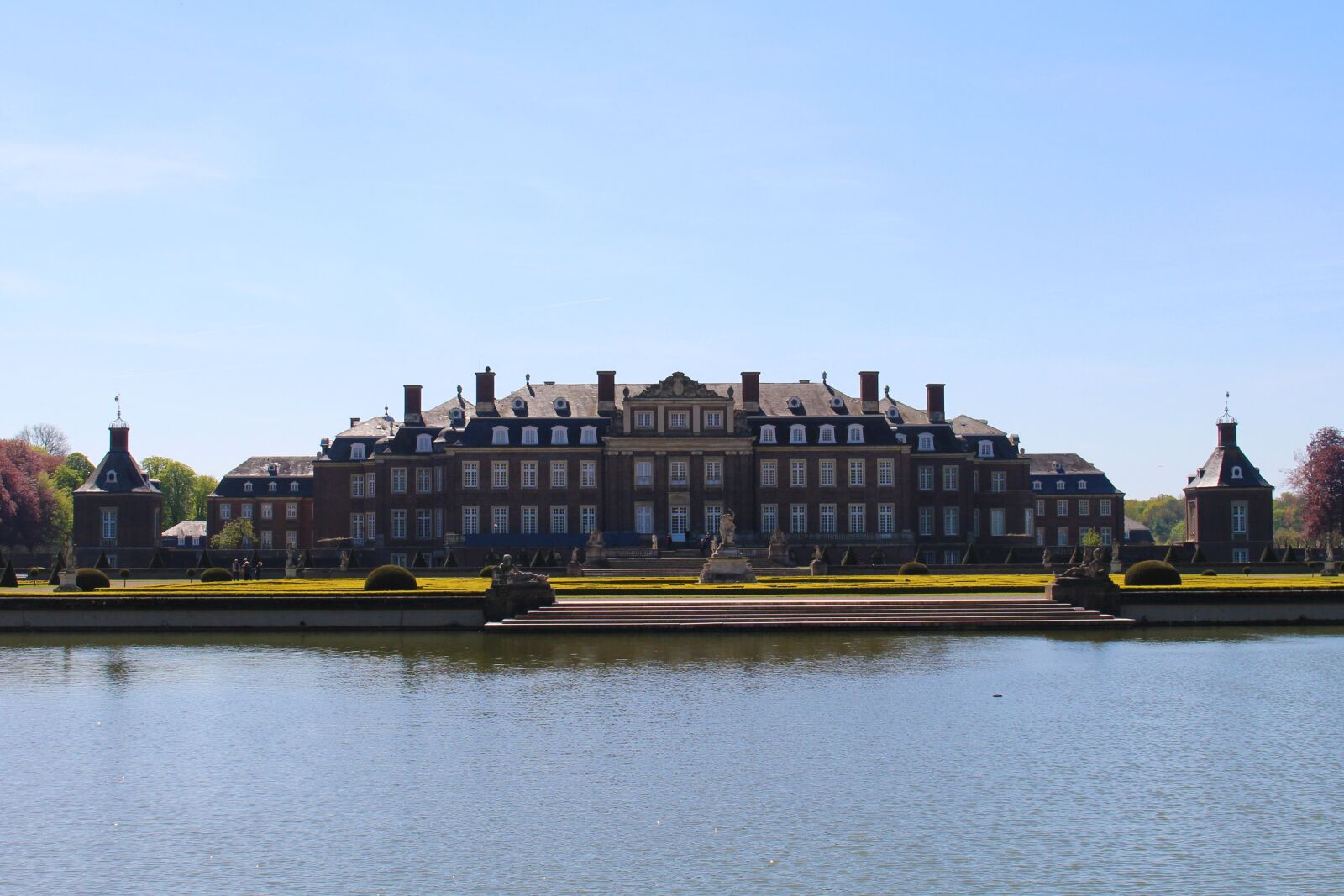 Canon EOS 700D (EOS Rebel T5i / EOS Kiss X7i) sample photo. Castle, north churches, park photography