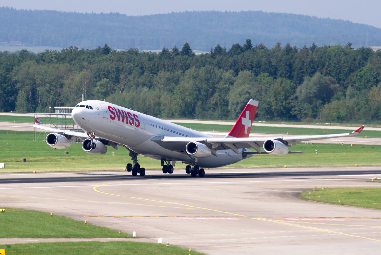 Nikon D300S sample photo. Airbus a340, swiss airlines photography
