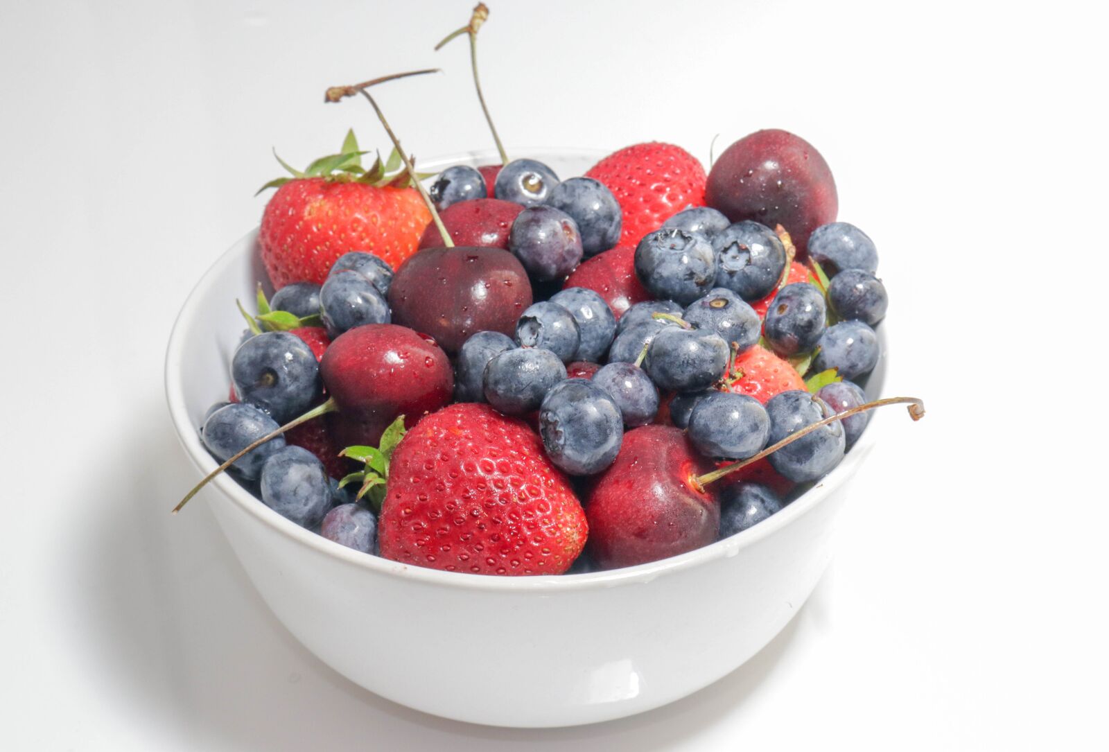 Canon EOS 80D sample photo. Bowl, blueberries, fresh photography