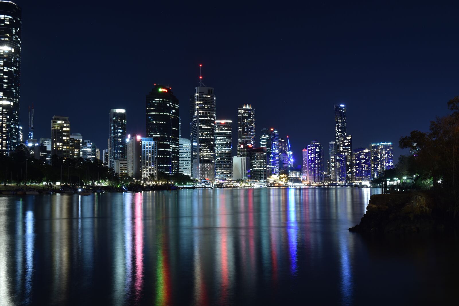 Nikon D5600 sample photo. Brisbane, city, lights photography