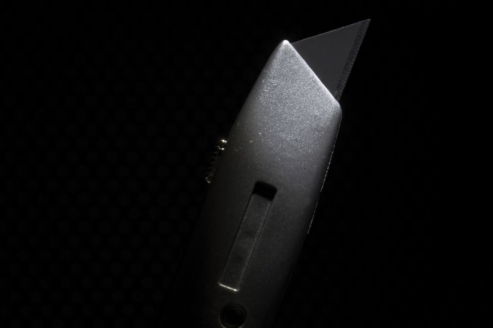 NX 18-200mm F3.5-6.3 sample photo. Knife, blade, tool photography