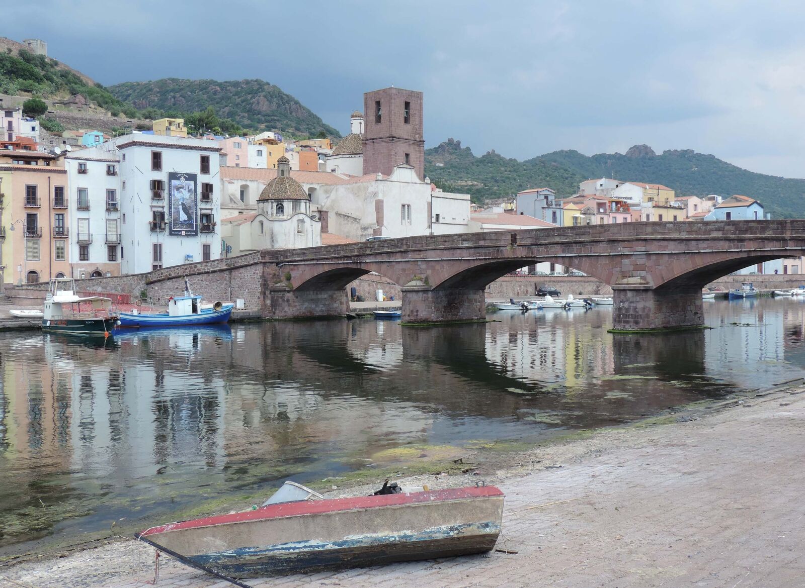Nikon Coolpix P520 sample photo. Sardinia, city, bridge boat photography