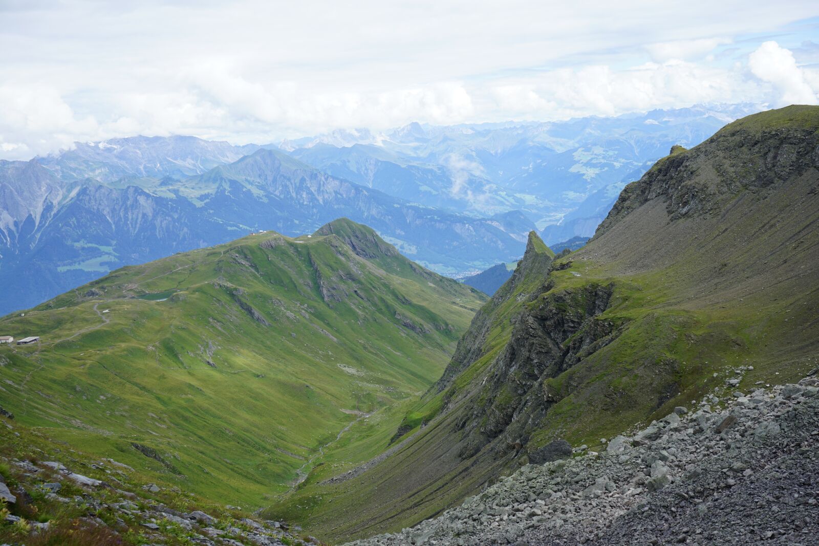 Sony a7 II + Sony FE 28-70mm F3.5-5.6 OSS sample photo. Nature, mountains, green photography