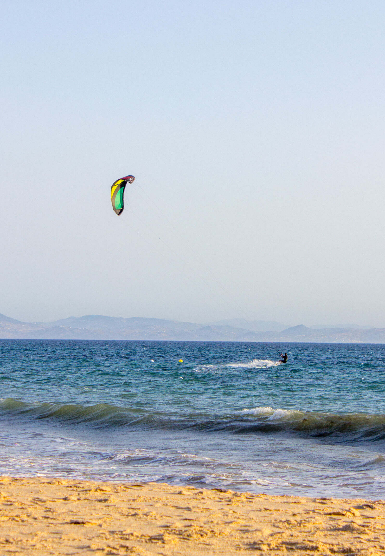 Canon EOS 600D (Rebel EOS T3i / EOS Kiss X5) + Canon EF-S 18-55mm F3.5-5.6 III sample photo. Kyte, sand, sea, sport photography