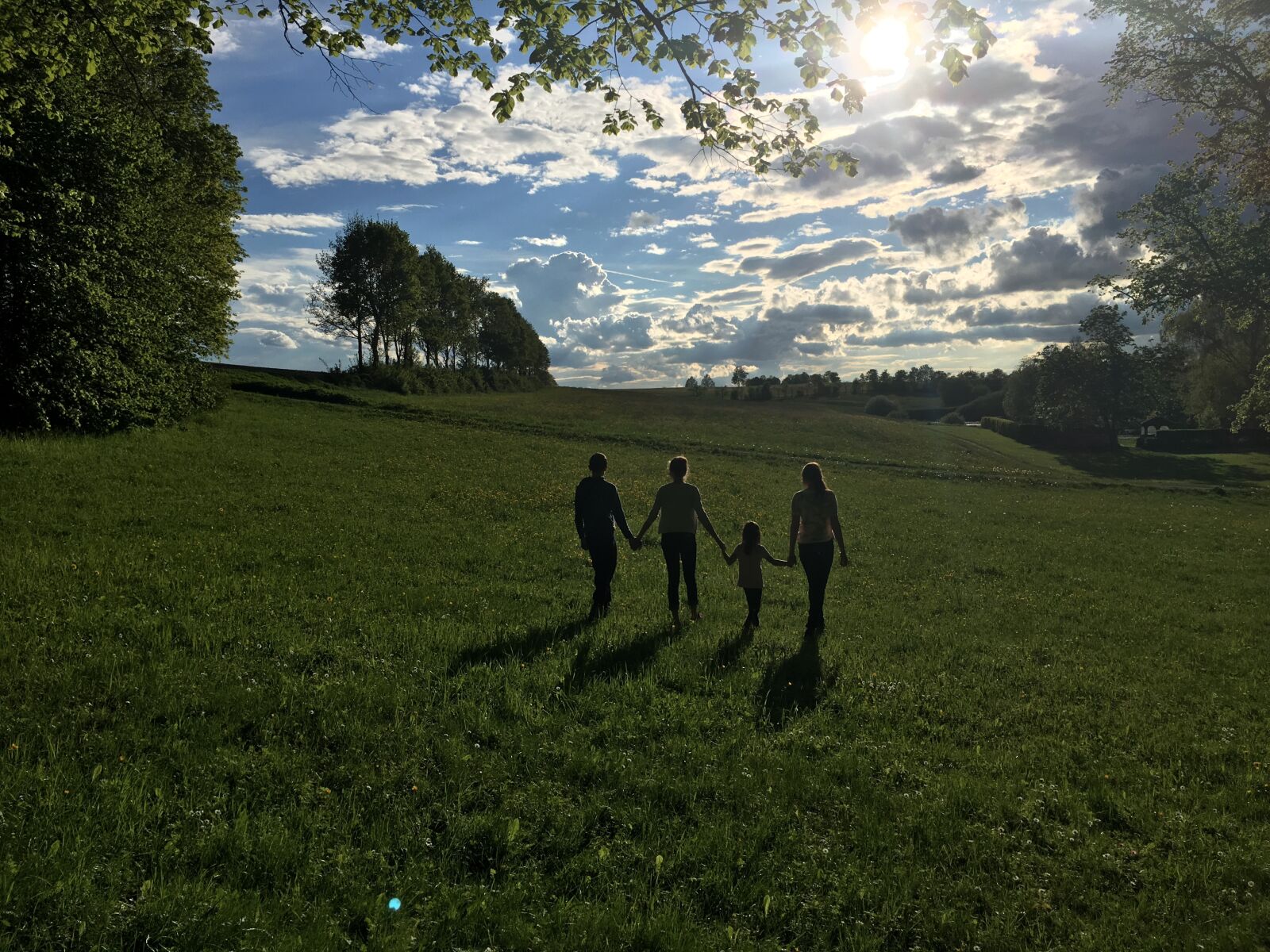 Apple iPhone 6s sample photo. Children, friends, sun photography