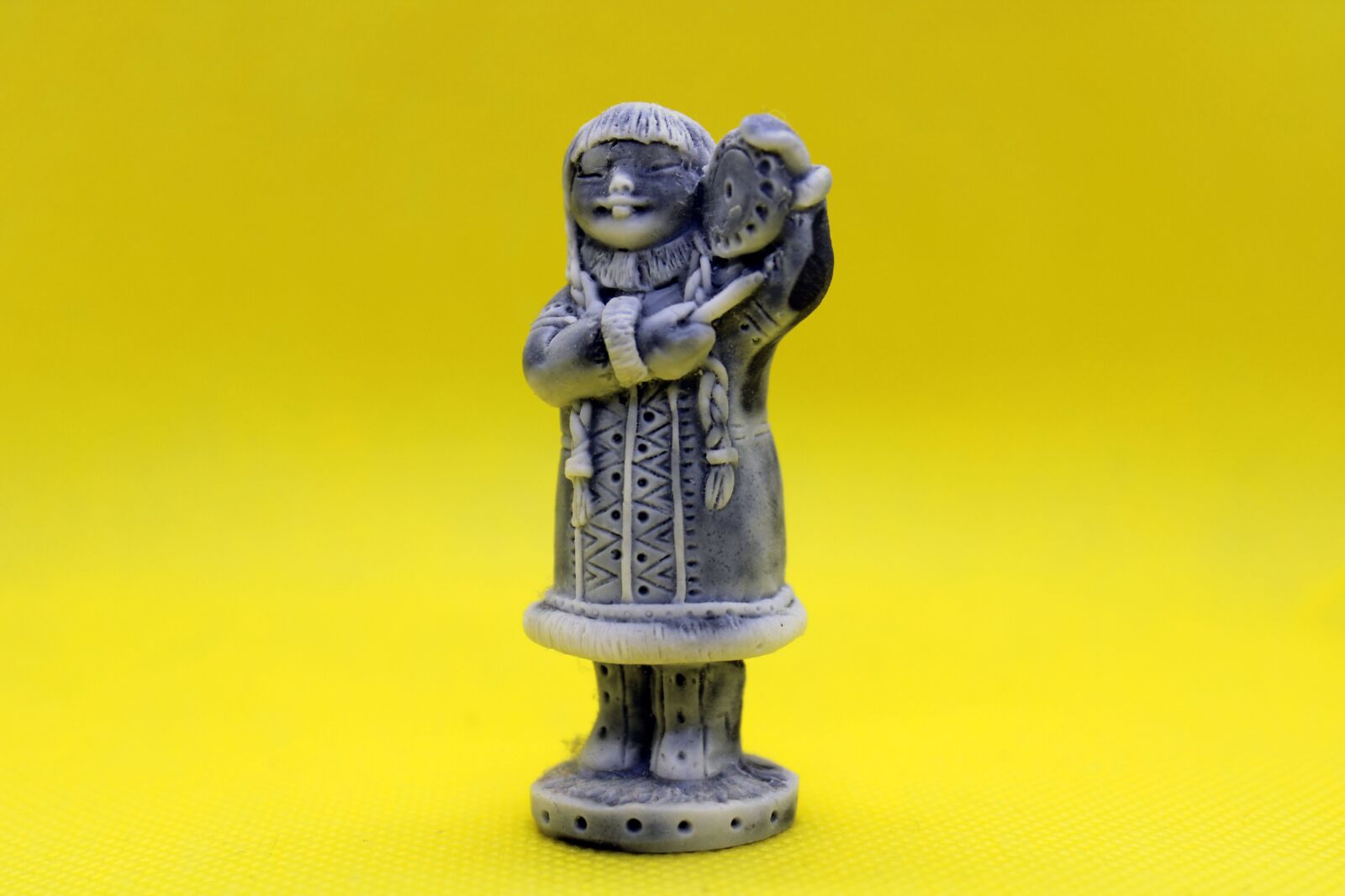 Canon EOS 2000D (EOS Rebel T7 / EOS Kiss X90 / EOS 1500D) sample photo. Statuette, netsuke, toy photography