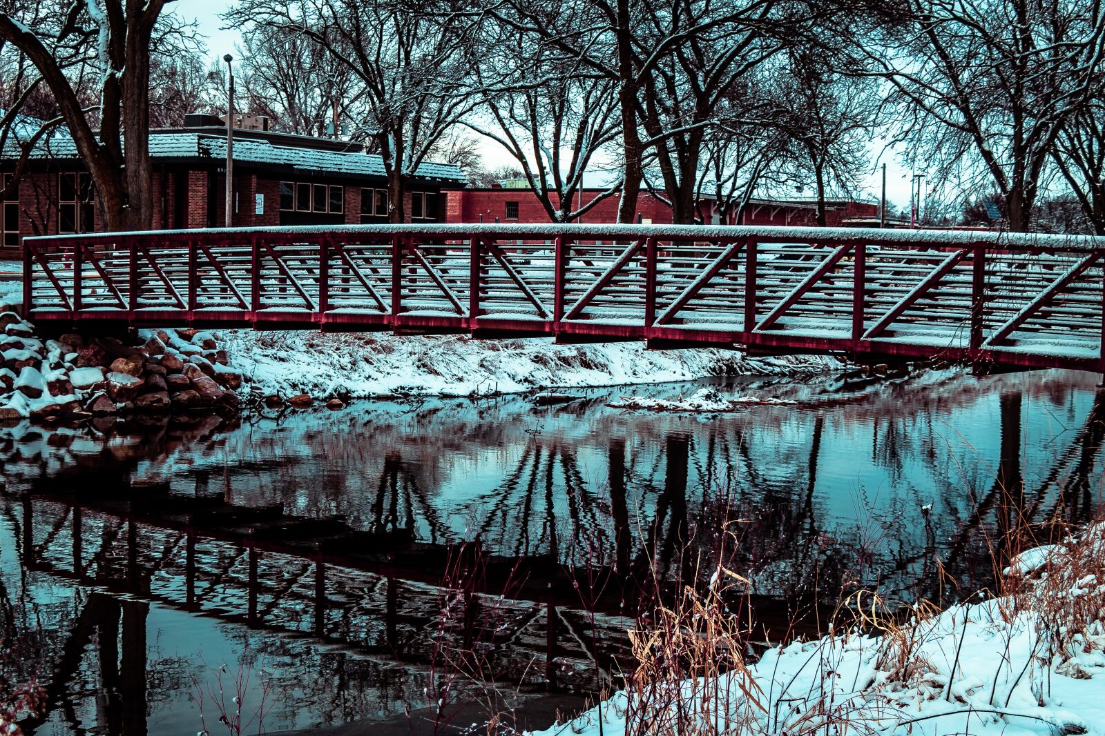 Canon EF-S 18-135mm F3.5-5.6 IS USM sample photo. Bridge, river, snow photography