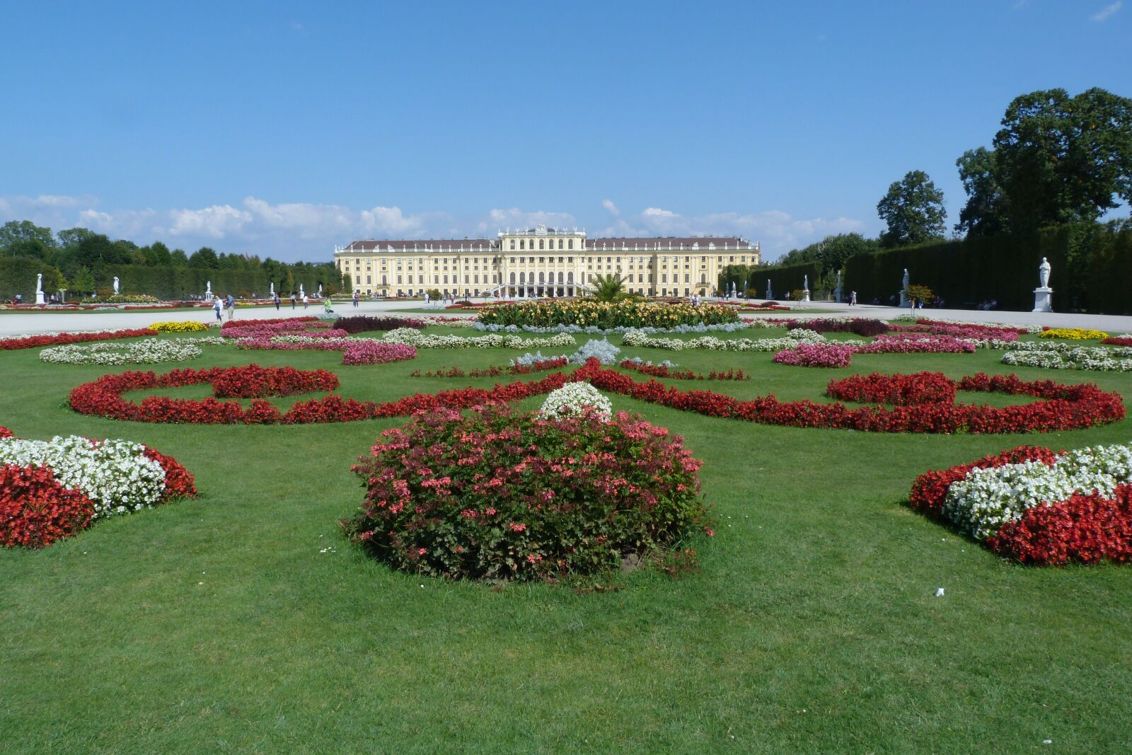 Panasonic Lumix DMC-FZ40 (Lumix DMC-FZ45) sample photo. Schonbrunn, palace, vienna photography