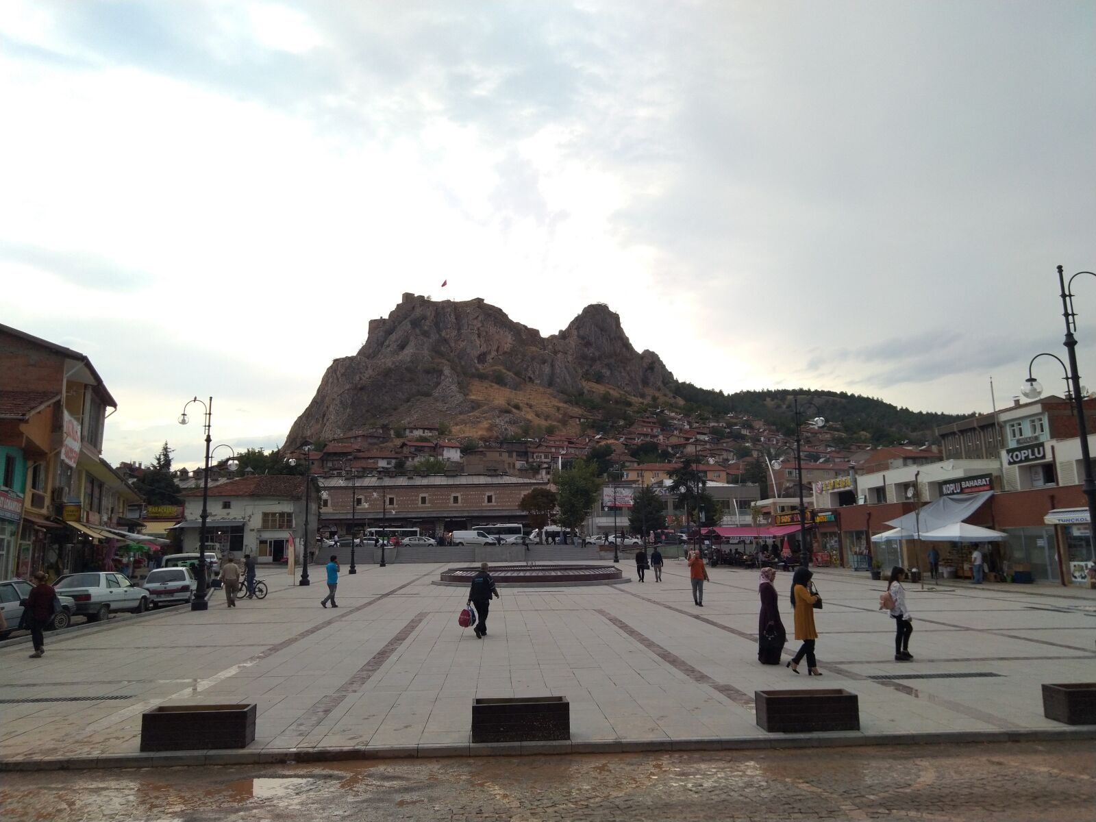 ASUS ZenFone Max Pro M1 (ZB602KL) (WW) / Max Pro M1 (ZB601KL) (IN) sample photo. Slap, castle, landscape photography